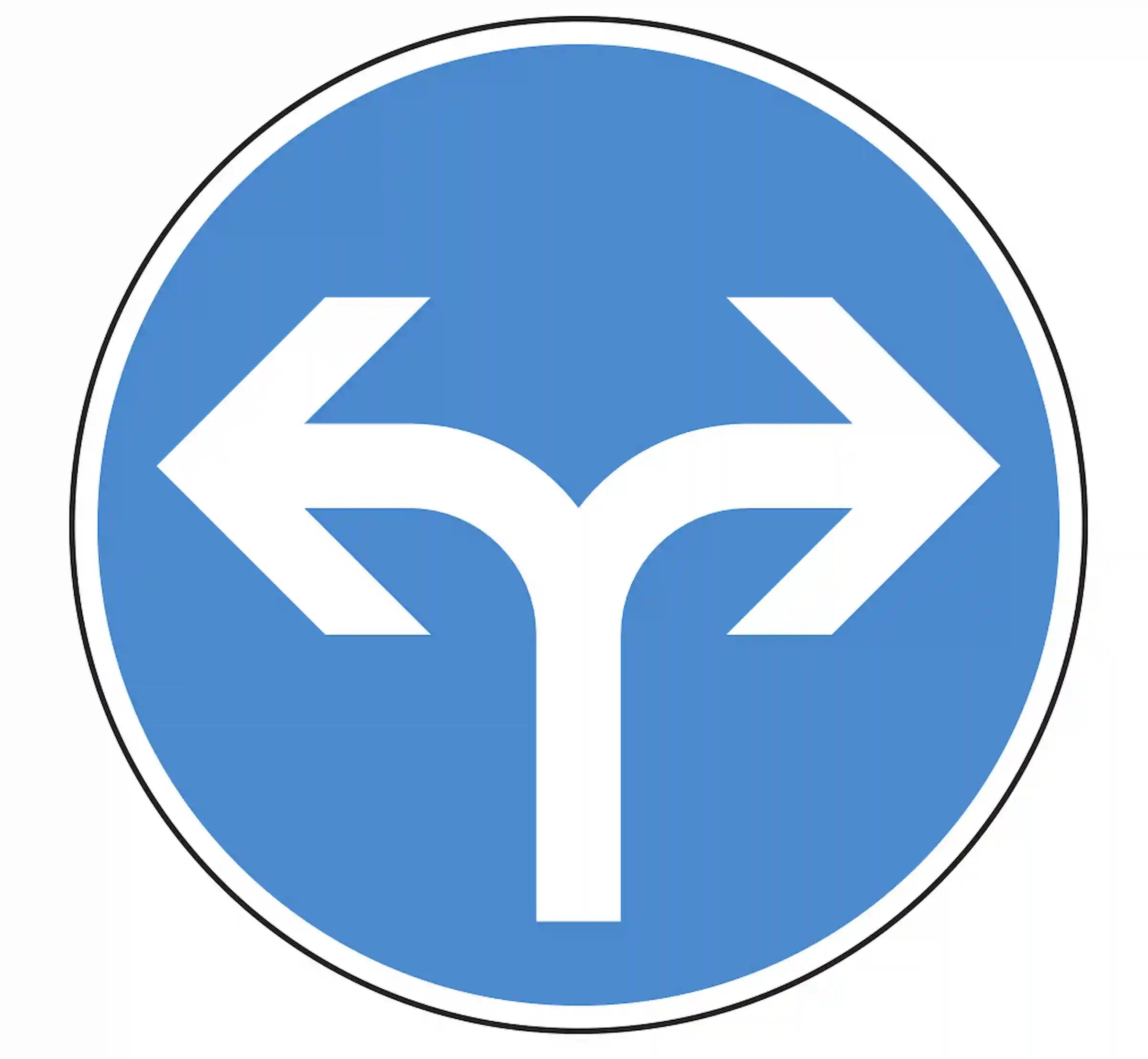 Verkehrszeichen 214-30: blaues Rundschild, Pfeile nach rechts + links – nur rechts oder links erlaubt.