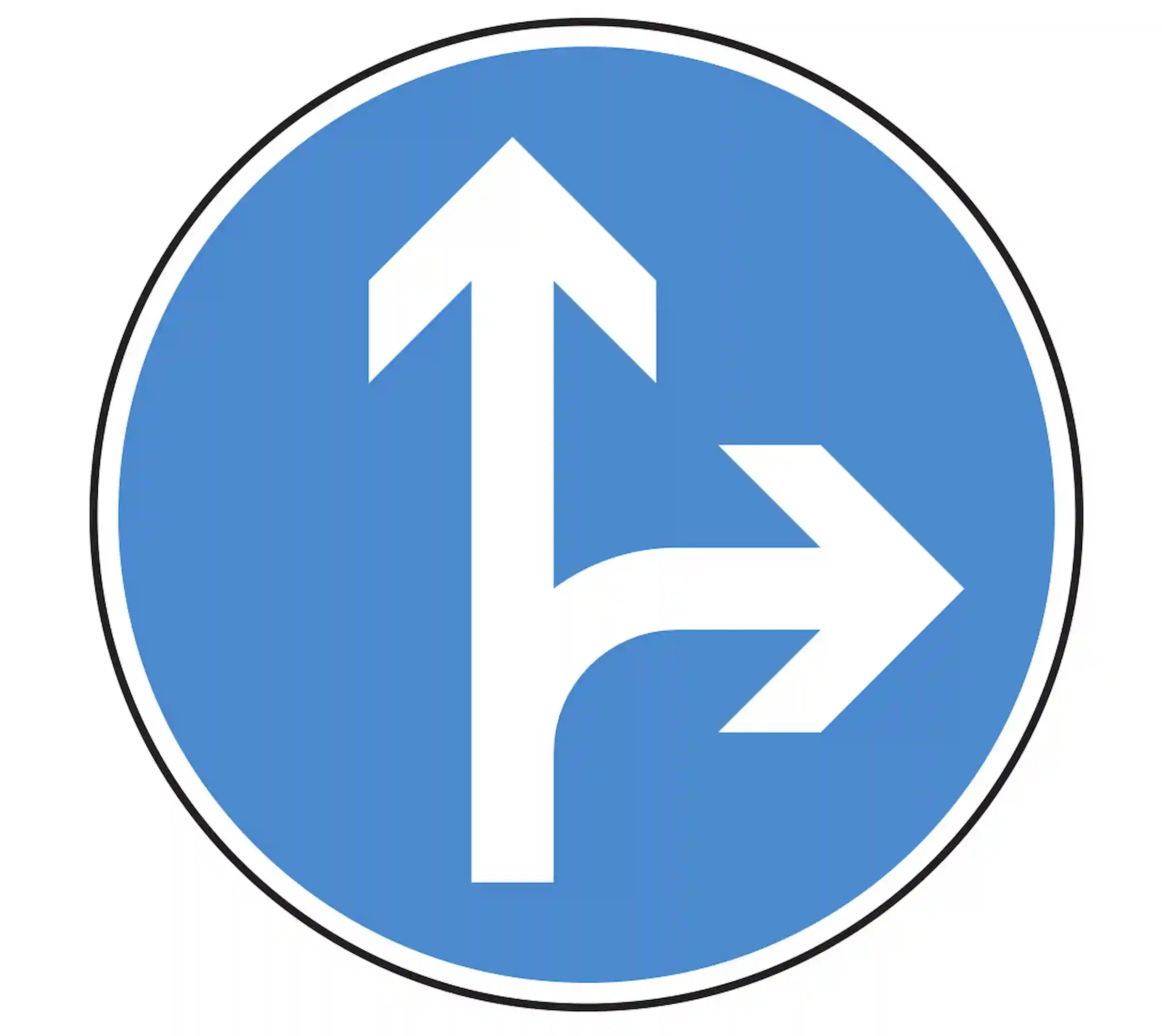 Verkehrszeichen 214: blaues Rundschild, Pfeil nach oben + rechts – nur geradeaus oder rechts.