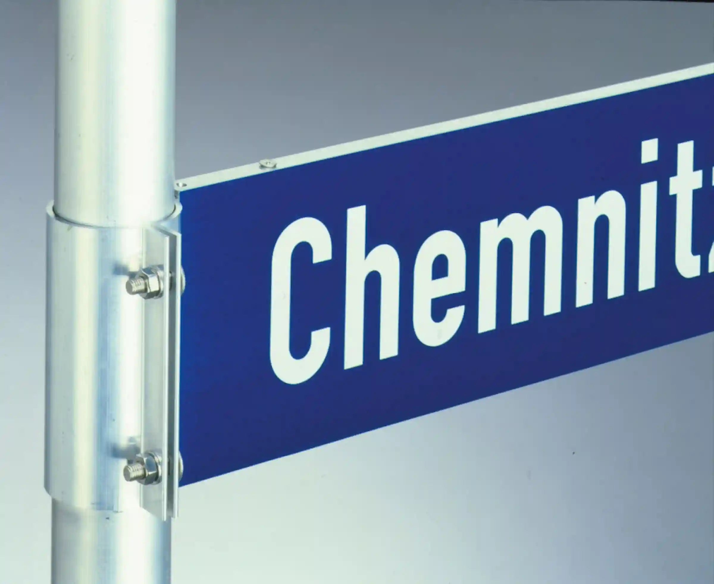 Halterung für Straßennamensschilder (Rohrschelle)