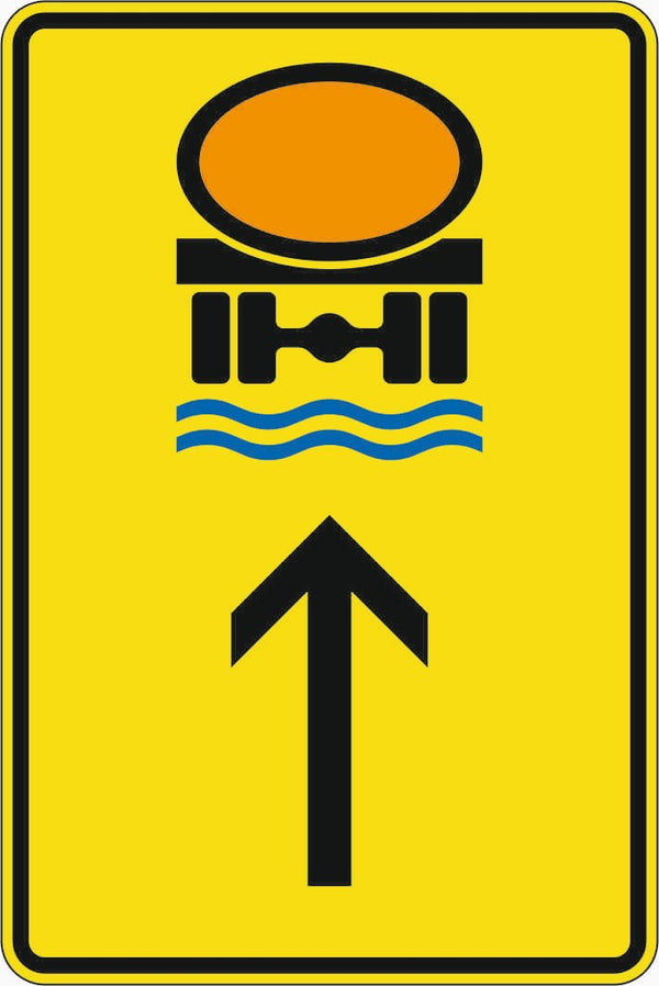Verkehrszeichen 422-34 „Wegweiser für Fahrzeuge mit wassergefährdender Ladung, geradeaus“ - VZ 422-34